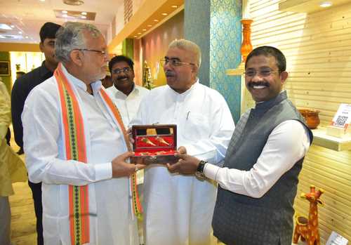 यूपी को नई ऊंचाई तक ले जाने में मील का पत्थर साबित होगा ट्रेड फेयर यूपी को नई ऊंचाई तक ले जाने में मील का पत्थर साबित होगा ट्रेड फेयर